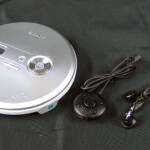 東京都武蔵野市でSONY WALKMAN【D-NE241 S】ソニー MP3フォーマットCD対応 ポータブルCDプレーヤー CDウォークマン シルバーの買取をさせていただきました。