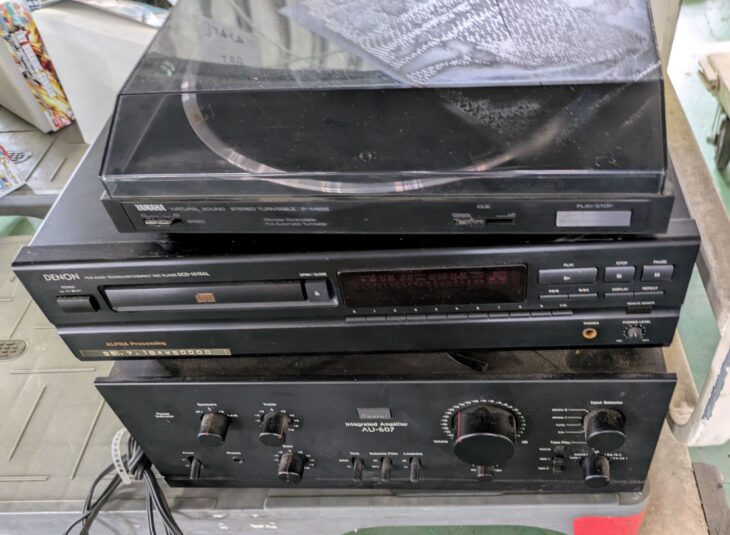 東京都渋谷区でSANSUI AU-607 プリメインアンプ  DENON DCD-1515AL CDプレイヤー   YAMAHA P-M555 レコードプレーヤを買取させていただきました。